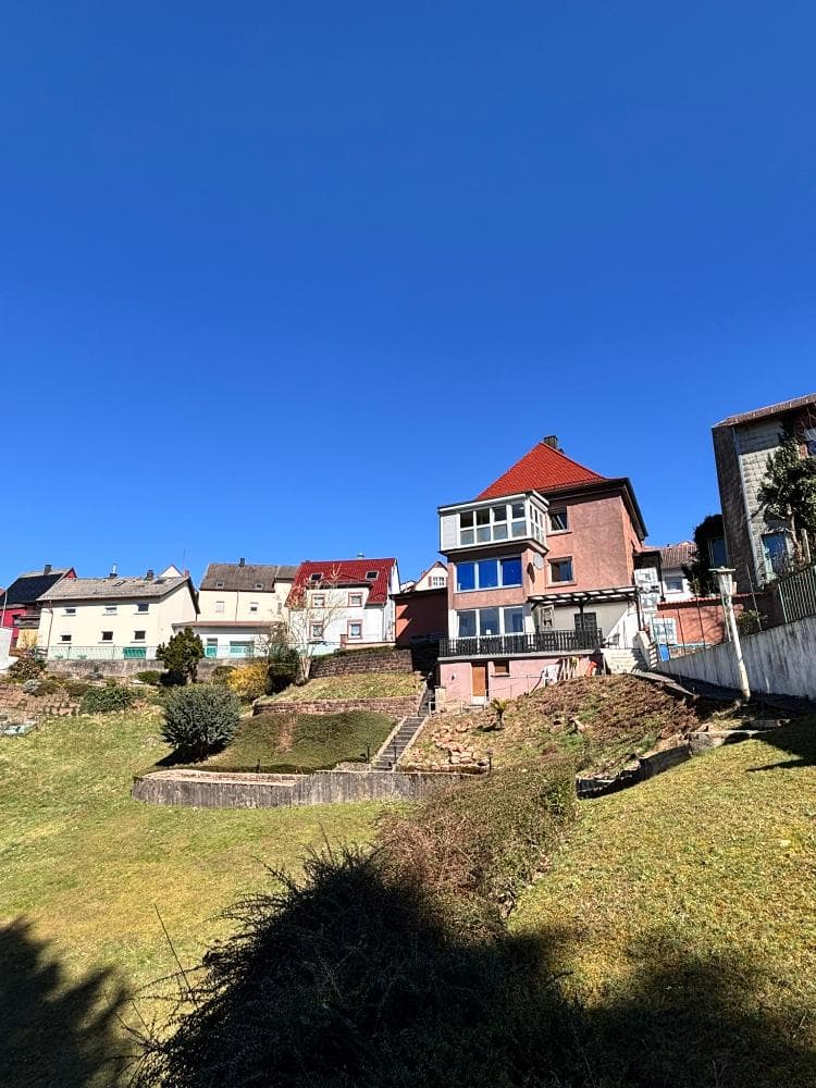 +++Wohnen, wo die Natur zu Hause ist – Einfamilienhaus mit Einliegerwohnung, drei Wintergärten, Garage und traumhaftem Panoramablick+++