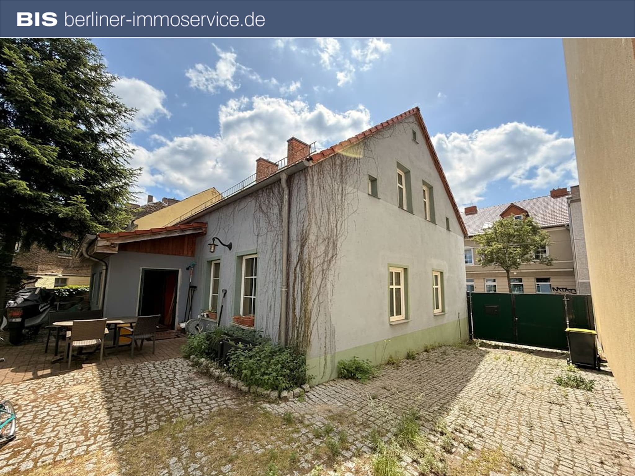 Ein Haus mit Geschichte. Ein Grundstück mit Zukunft. - mit zusätzlichem Baupotenzial