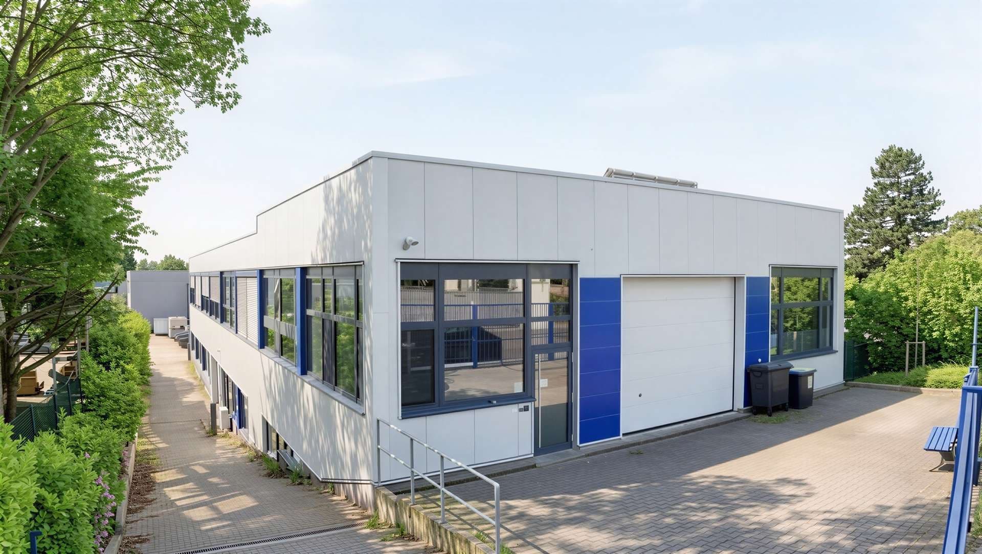 Gewerbeensemble mit Produktionsflächen, Bürobereichen, Betriebswohnungen und Entwicklungspotenzial