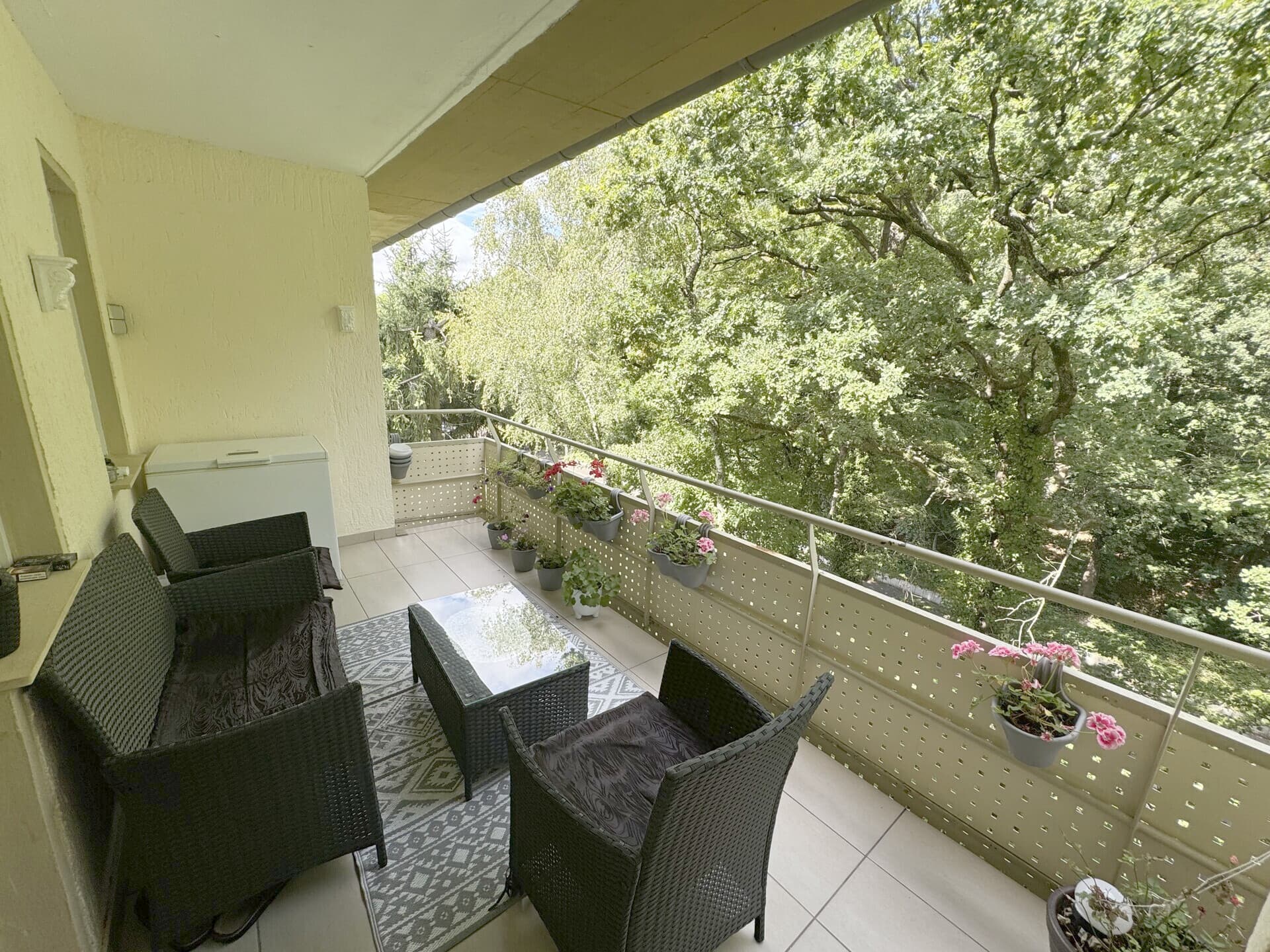 Siegburg: Helle und sonnige 4-Zimmer-Wohnung mit 2 Balkonen & Aufzug