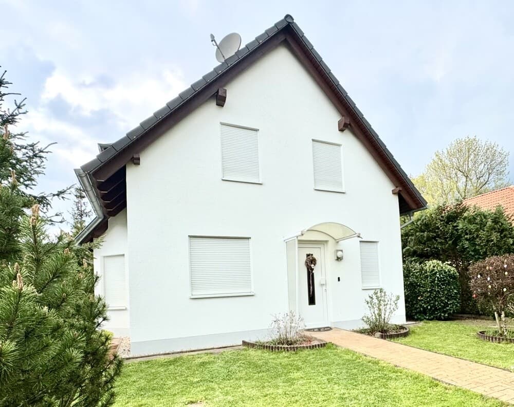 Reserviert !! ++ Einfamilienhaus in idyllischer Lage, Stellplatz und Garten- Einziehen und Wohlfühlen!