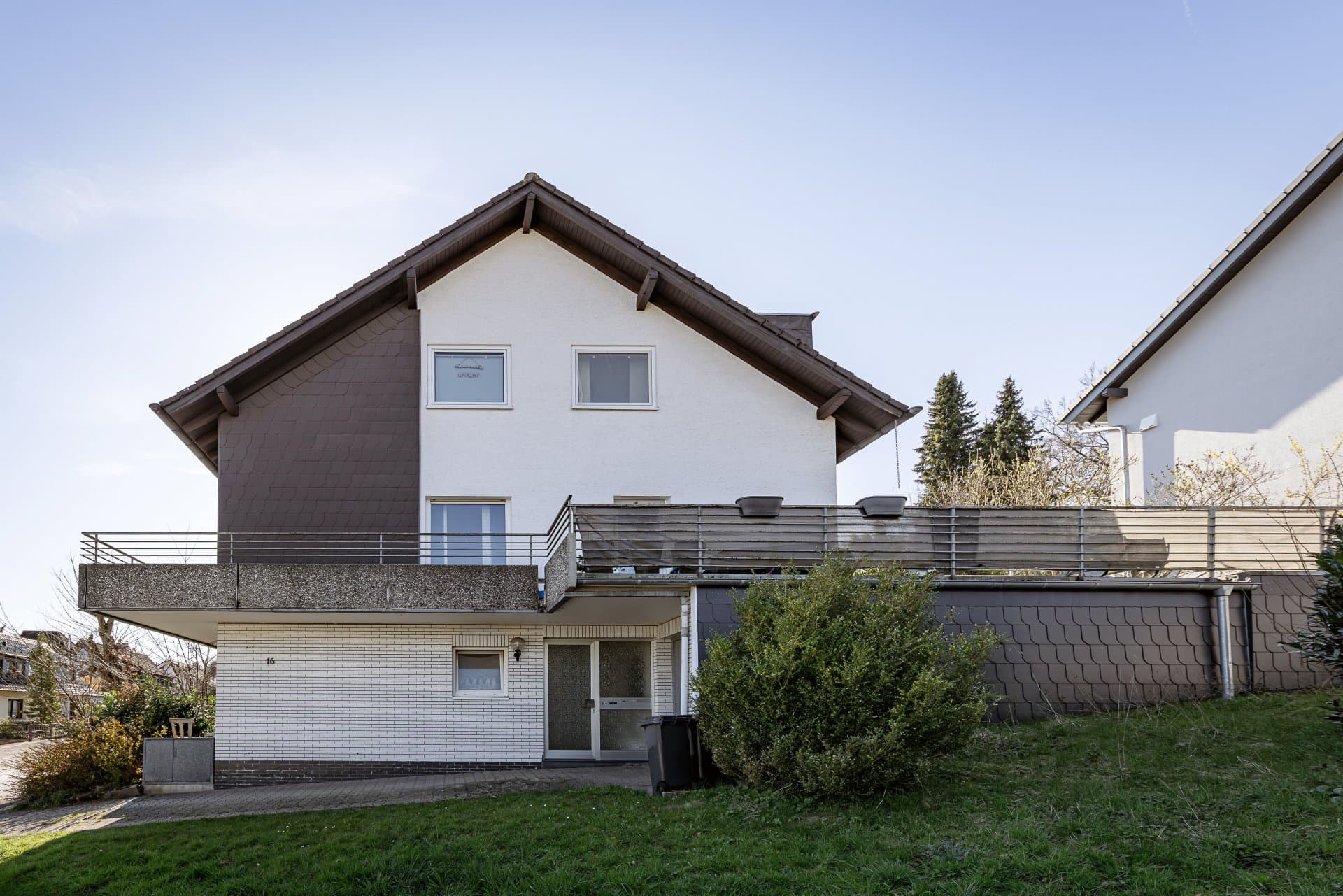 Einfamilienhaus mit Einliegerwohnung und Fernblick – Platz für Familie, Generationen oder Vermietung