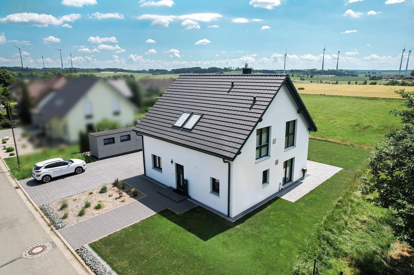 Freiraum, Panoramablick & top angebunden bei Hof: Neuwertiges Einfamilienhaus (2021, KFW-40, A+)