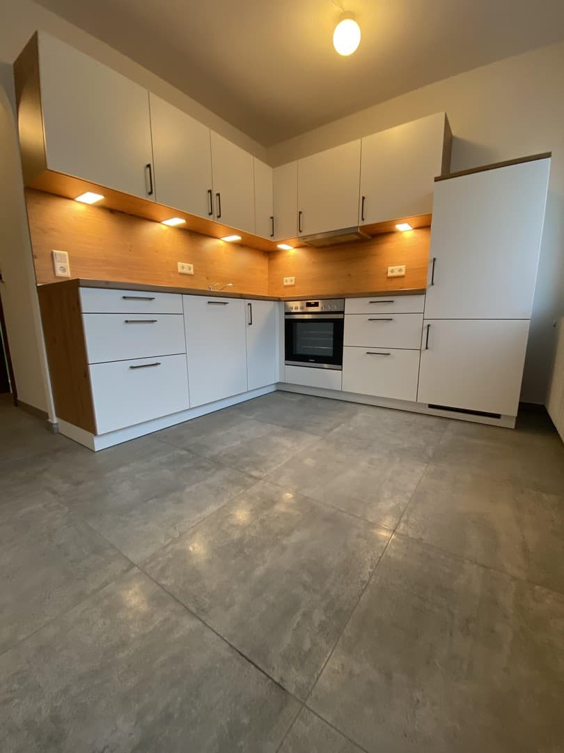 in Zentraler Lage sehr schöne 2,5 Zimmerwohnung mit Loggia zu vermieten