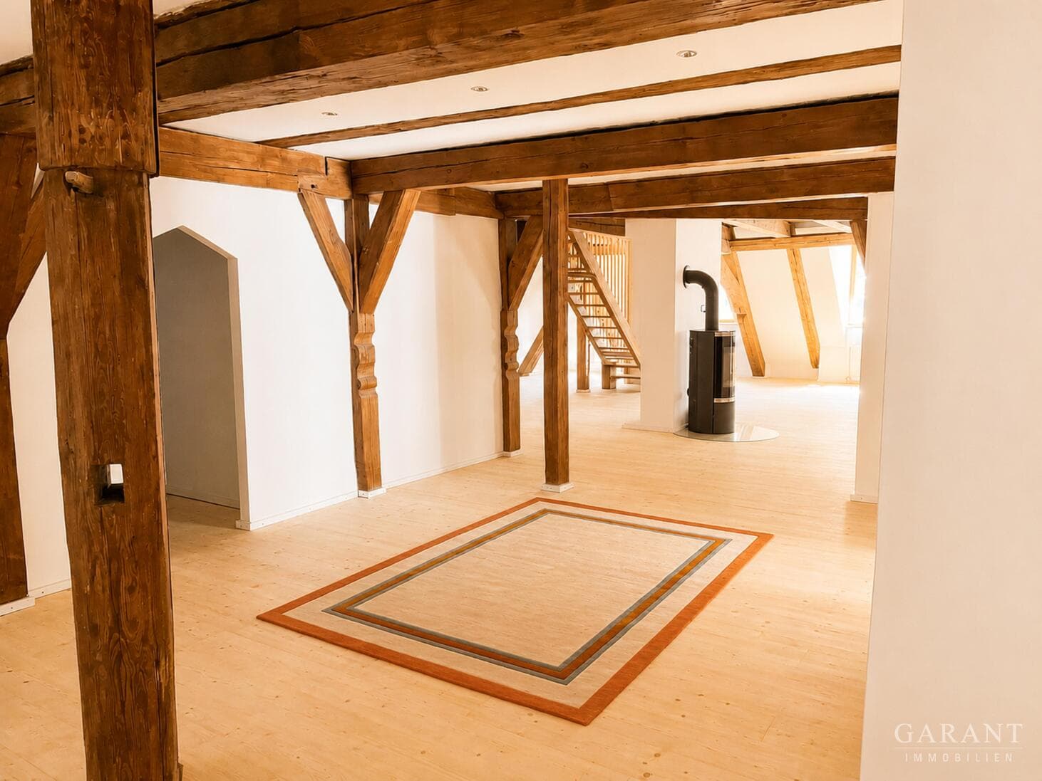 Exklusives Wohnen im historischen Herrenhaus - Außergewöhnliche Maisonettewohnung mit Pool