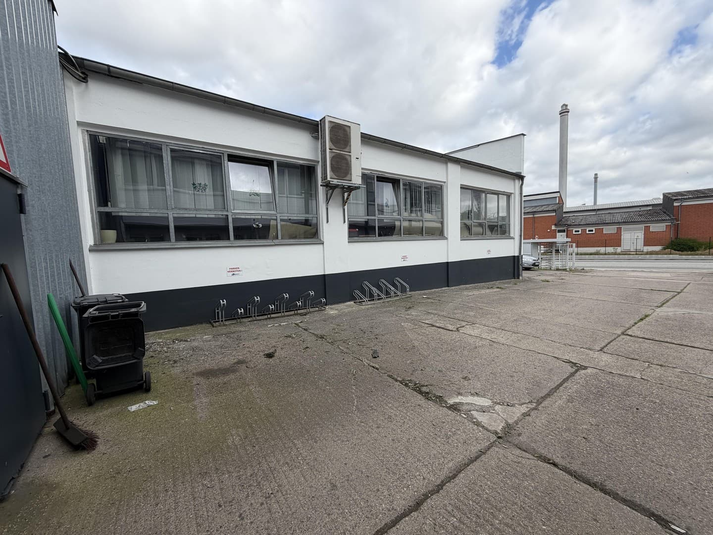 Hallen- und Bürofläche 240 qm hell und zentral in der Posener Straße