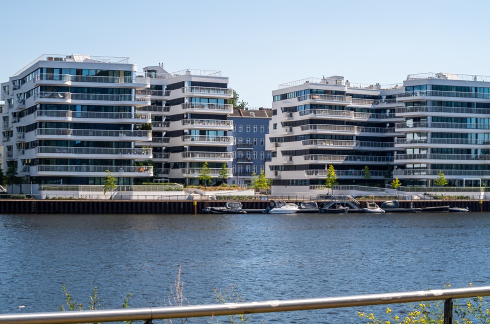 Luxuriöses Apartment an der Spree mit großer Sonnen-Dachterrasse