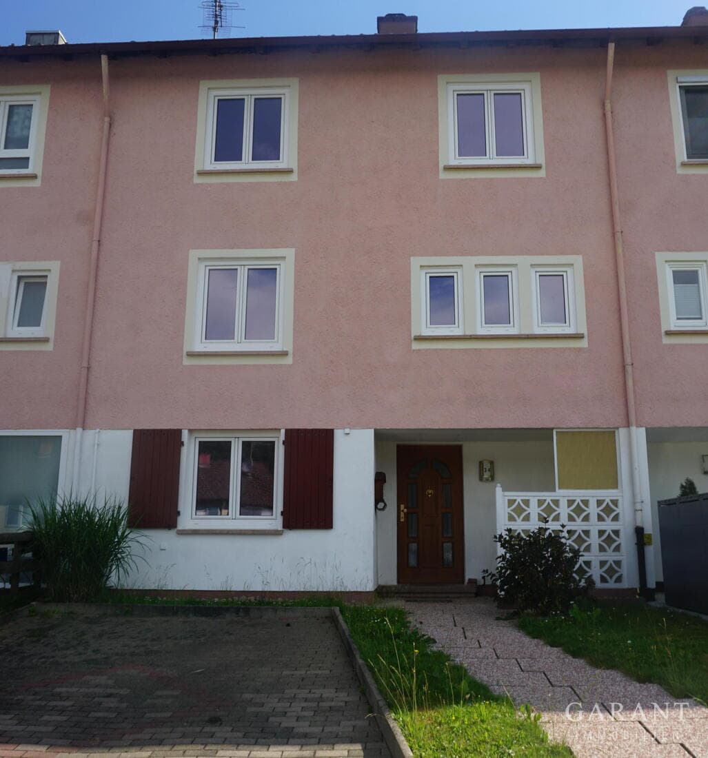 Familienfreundliches Reihenmittelhaus in Oberndorf sucht neue Eigentümer