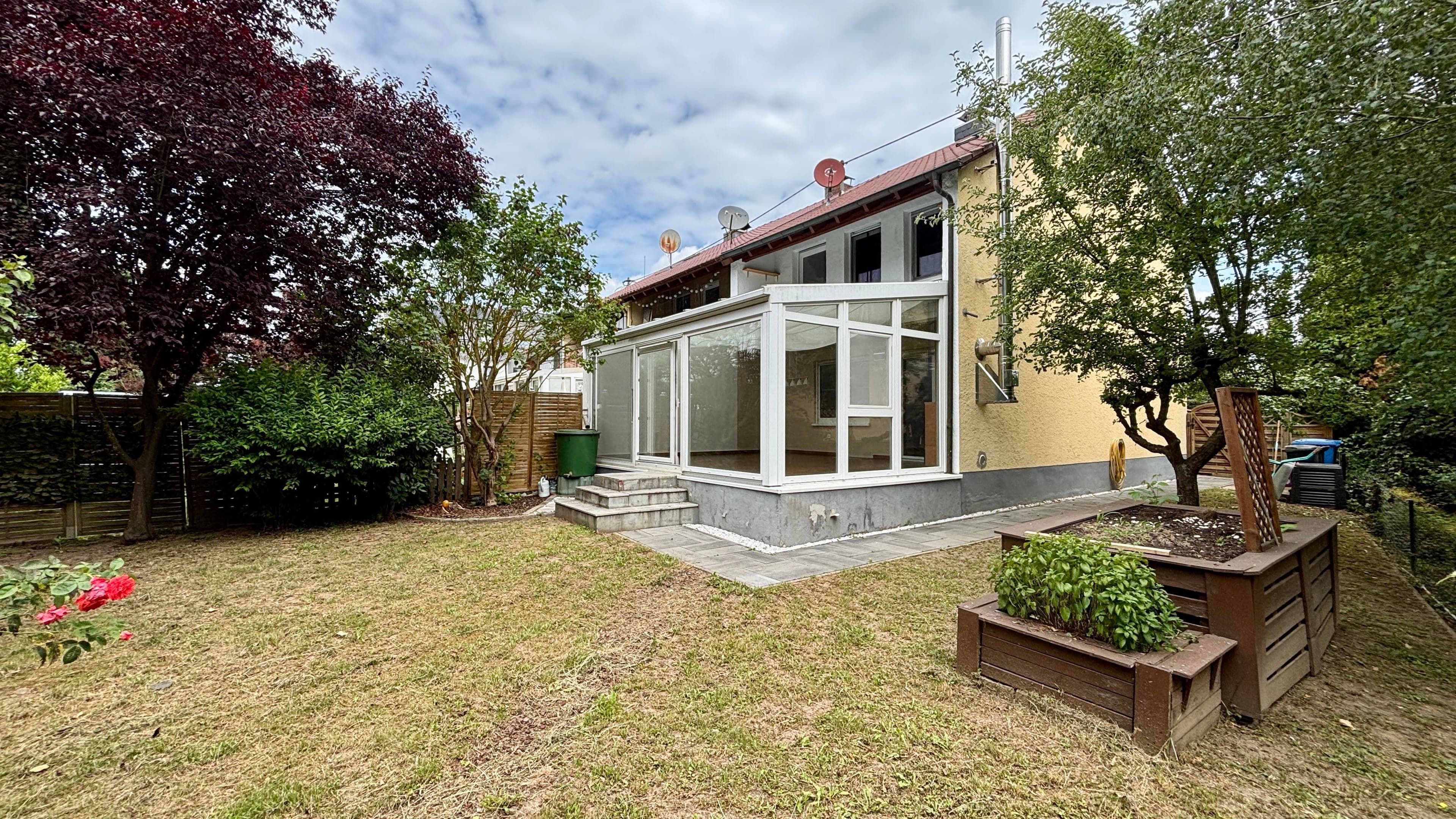 Haus mit schönem Wintergarten