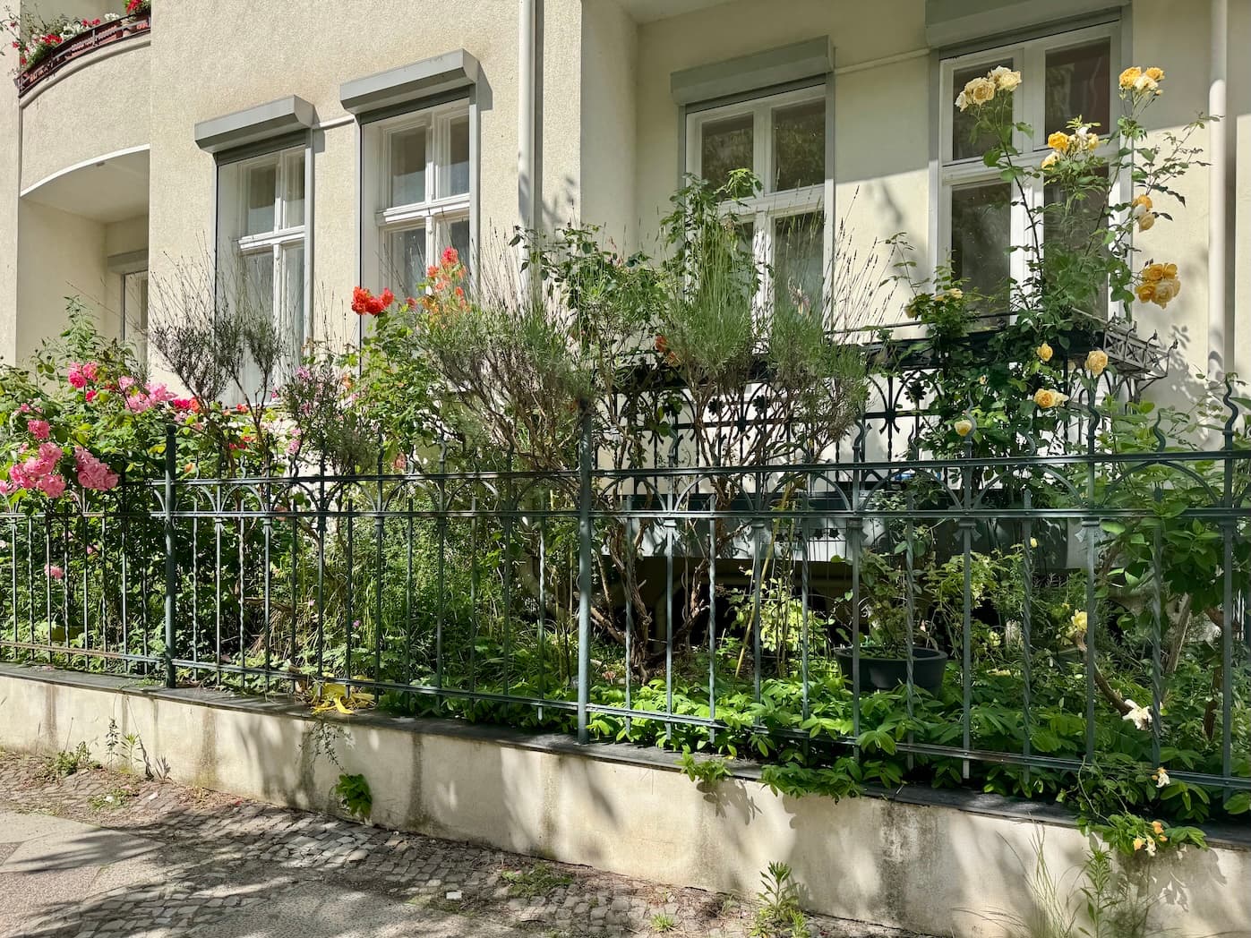 Modernisierte 6-Zimmer-Wohnung im Stuckaltbau, Dielen, 2 Balkone + Garten in Berlin-Steglitz kaufen
