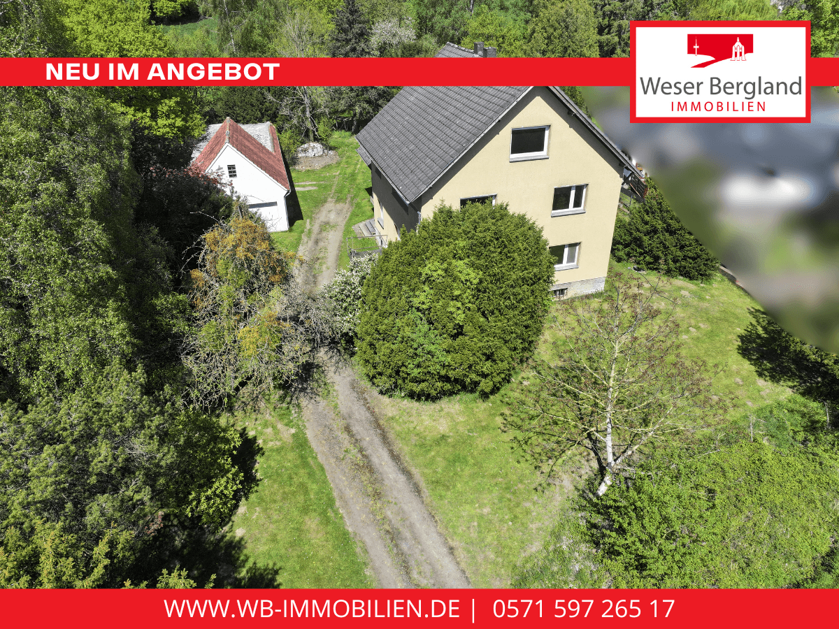 Zweifamilienhaus mit großem Naturgrundstück.