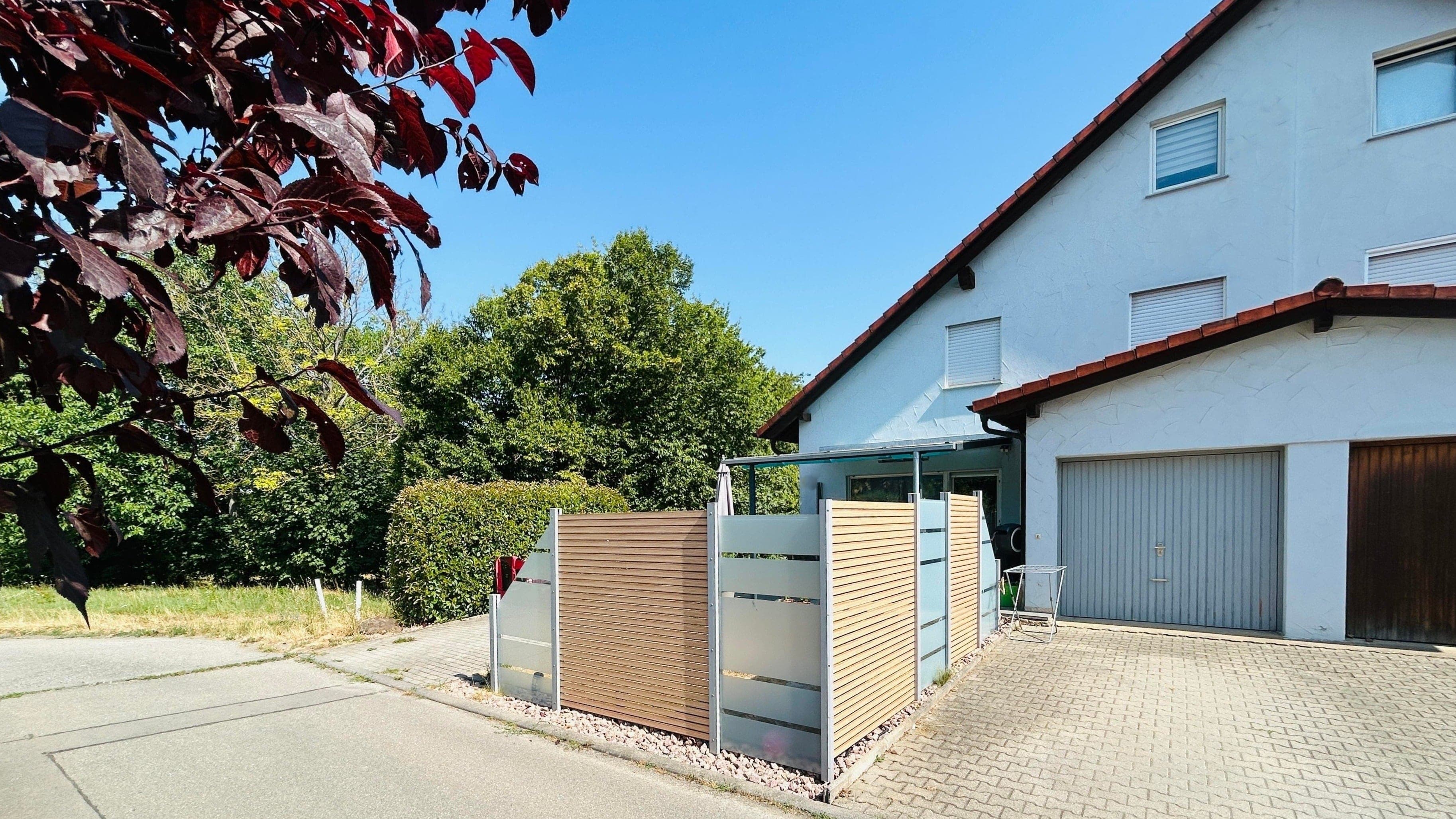 Modernisiertes Familienhaus in ruhiger Feldrandlage mit Garten