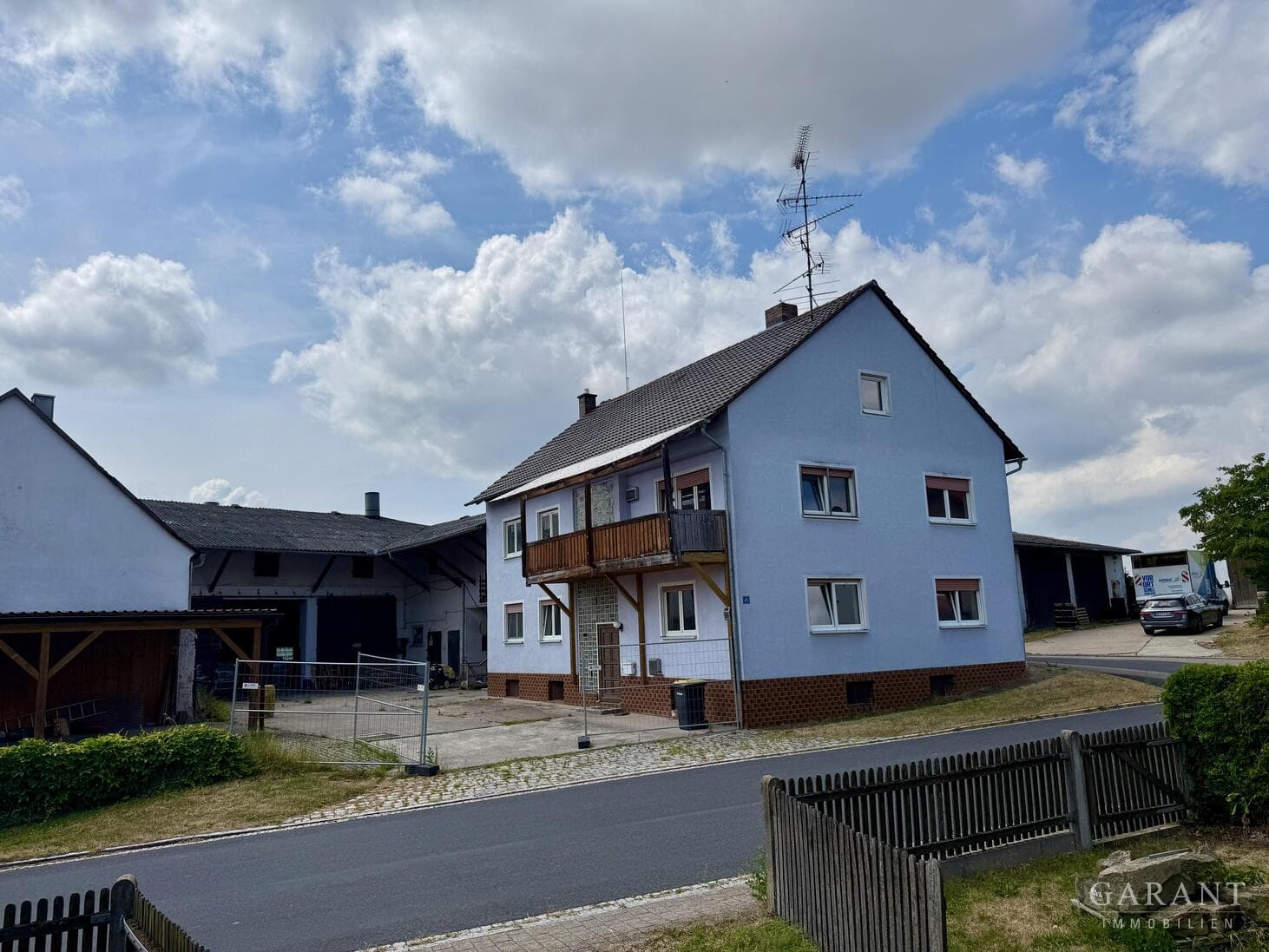 Großzügiges Anwesen in Krautostheim mit starker finanzieller Rückendeckung!