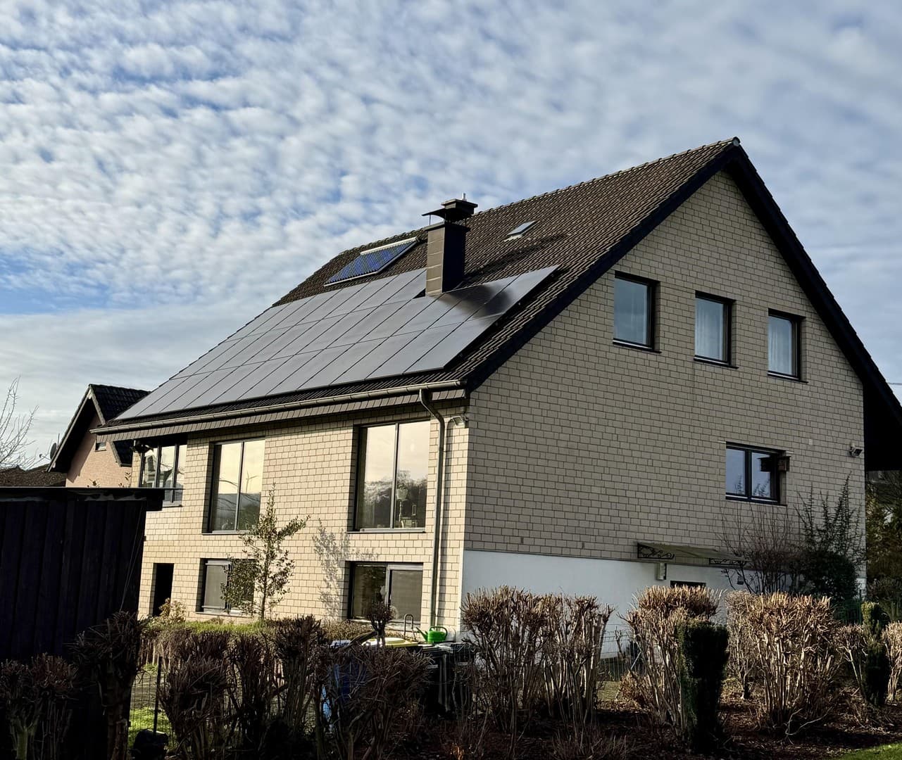 Einfamilienhaus mit Einliegerwohnung in ruhiger Wohnlage