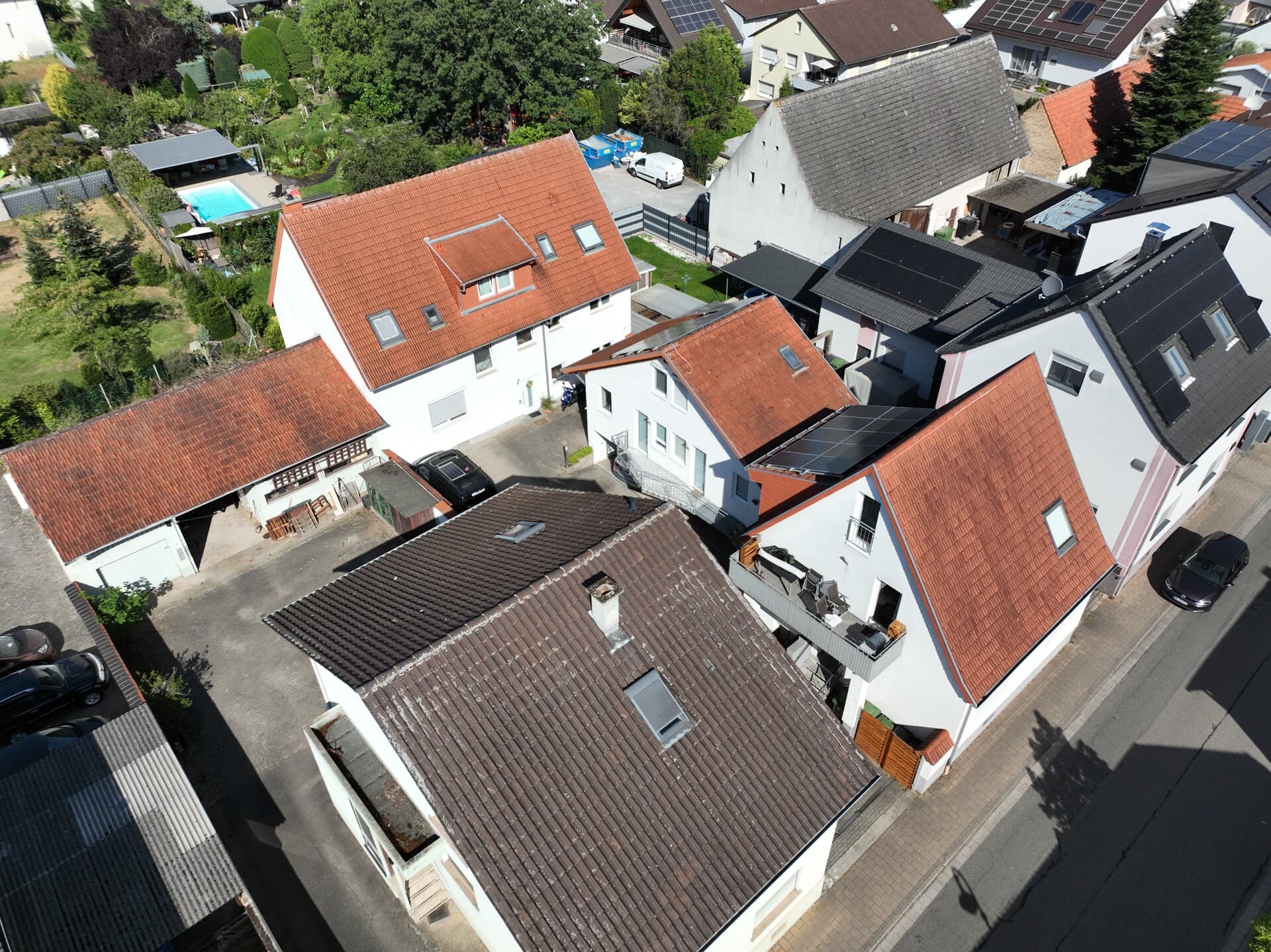 St. Leon-Rot: 8-FH, gut vermietet, 1- 3 ZKB, Bj 2004, KM70.620€ incl Photo-Voltaik, keine Käu-Prov.