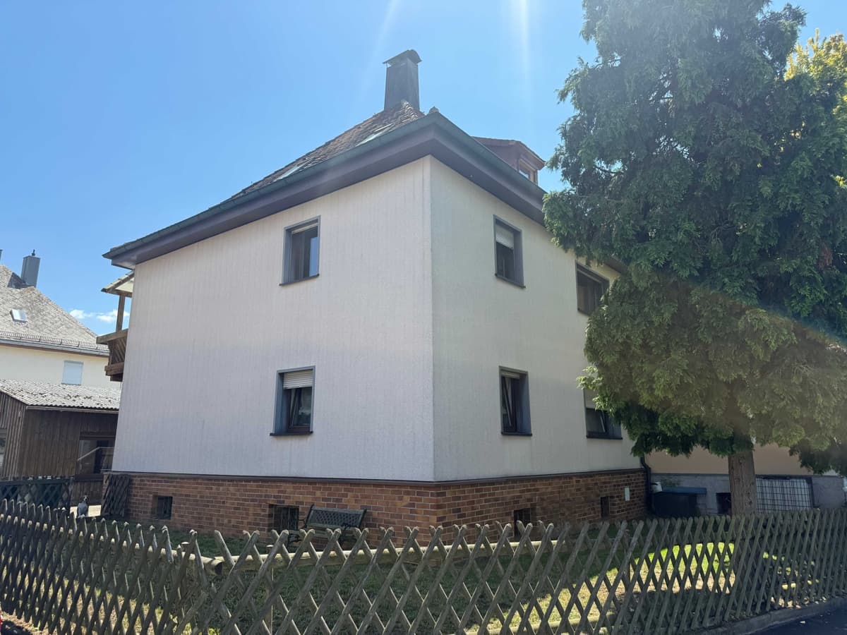 Zweifamilienhaus mit viel Platz und Entwicklungspotenzial in Mitterteich!