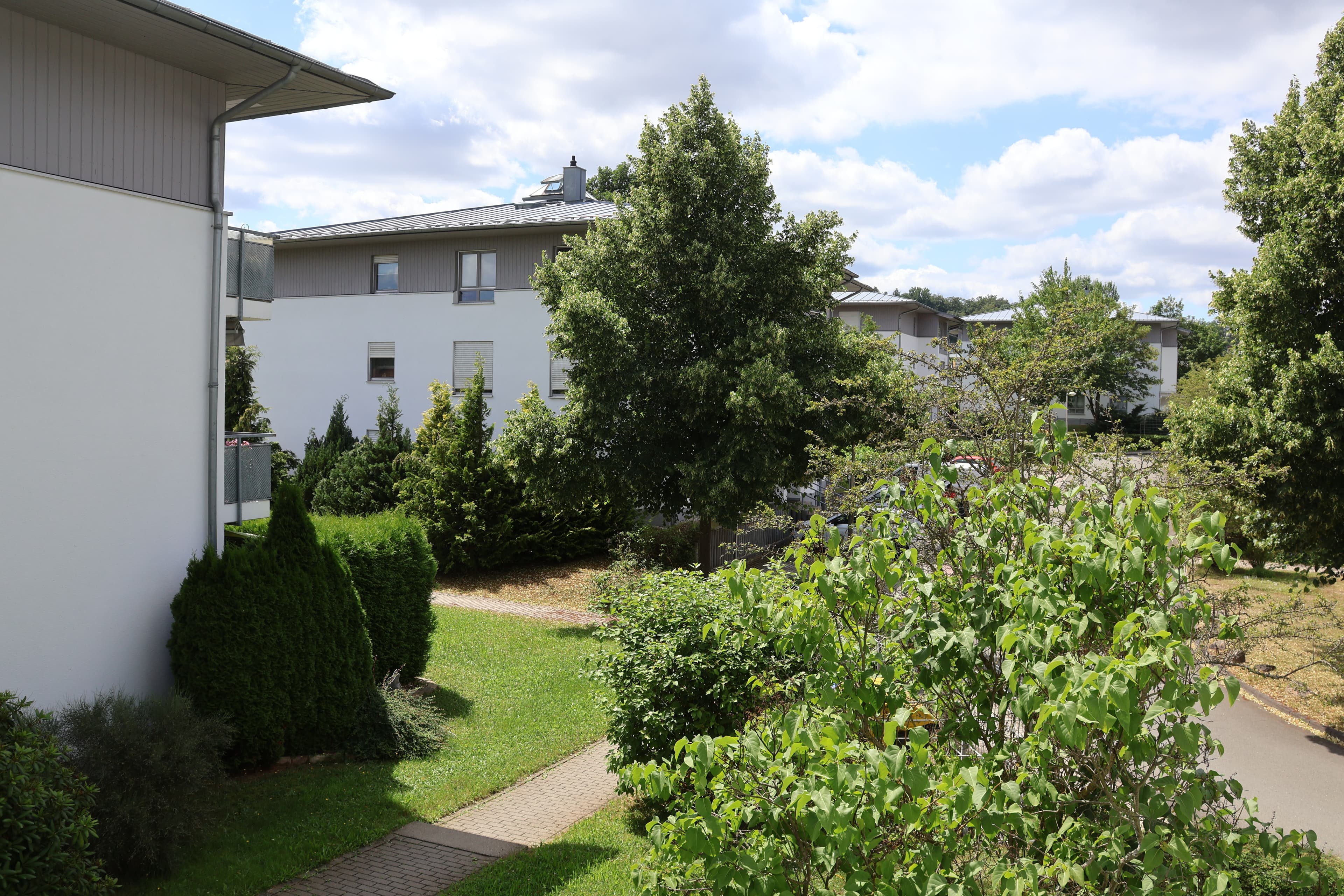 Sehr ruhige und sehr helle 2 - Zimmer - Wohnung mit Südbalkon in Zwickau