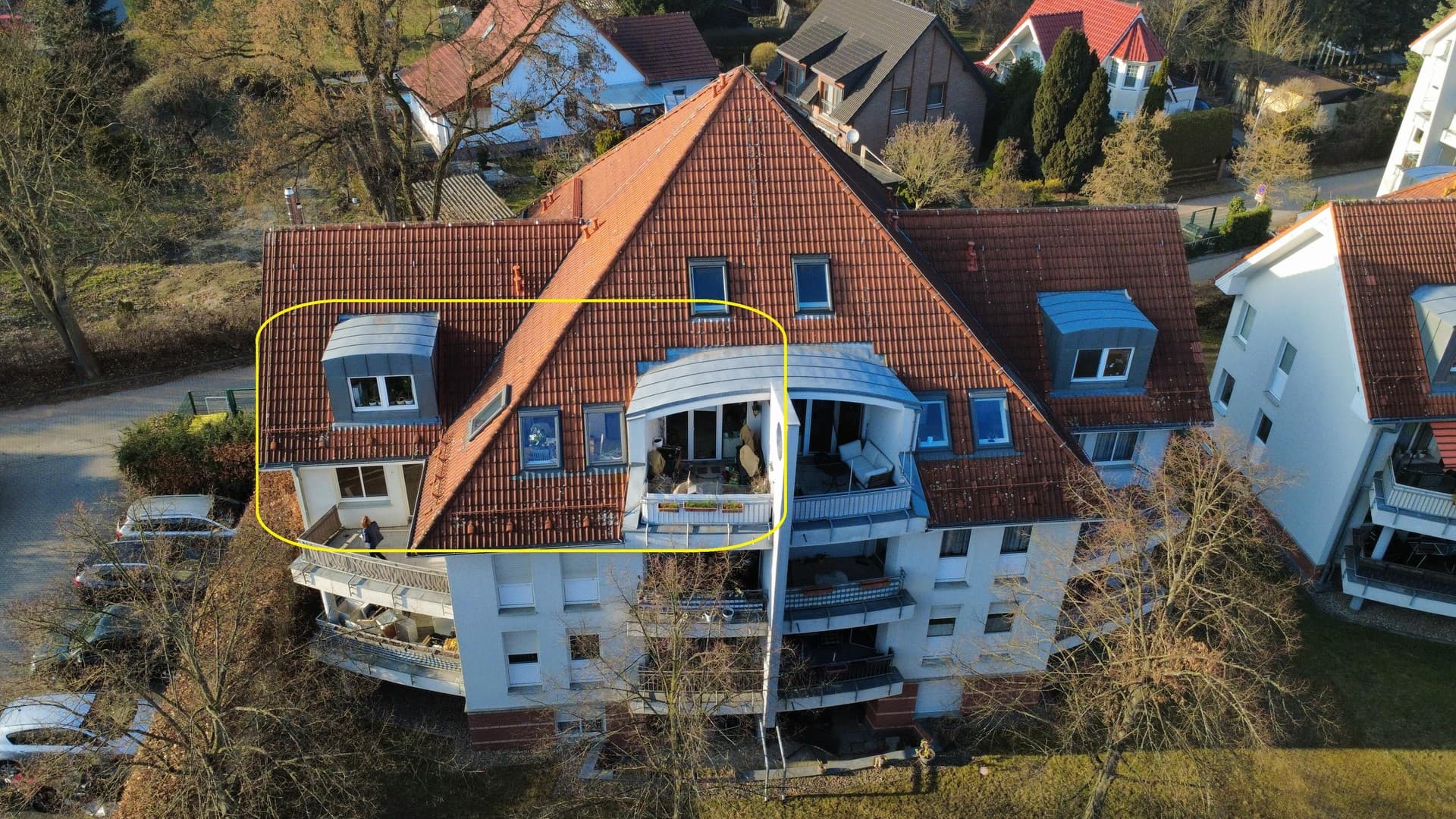 leerstehende 4-Zimmer-DG-Wohnung in ruhiger Lage mit überdachtem Südbalkon