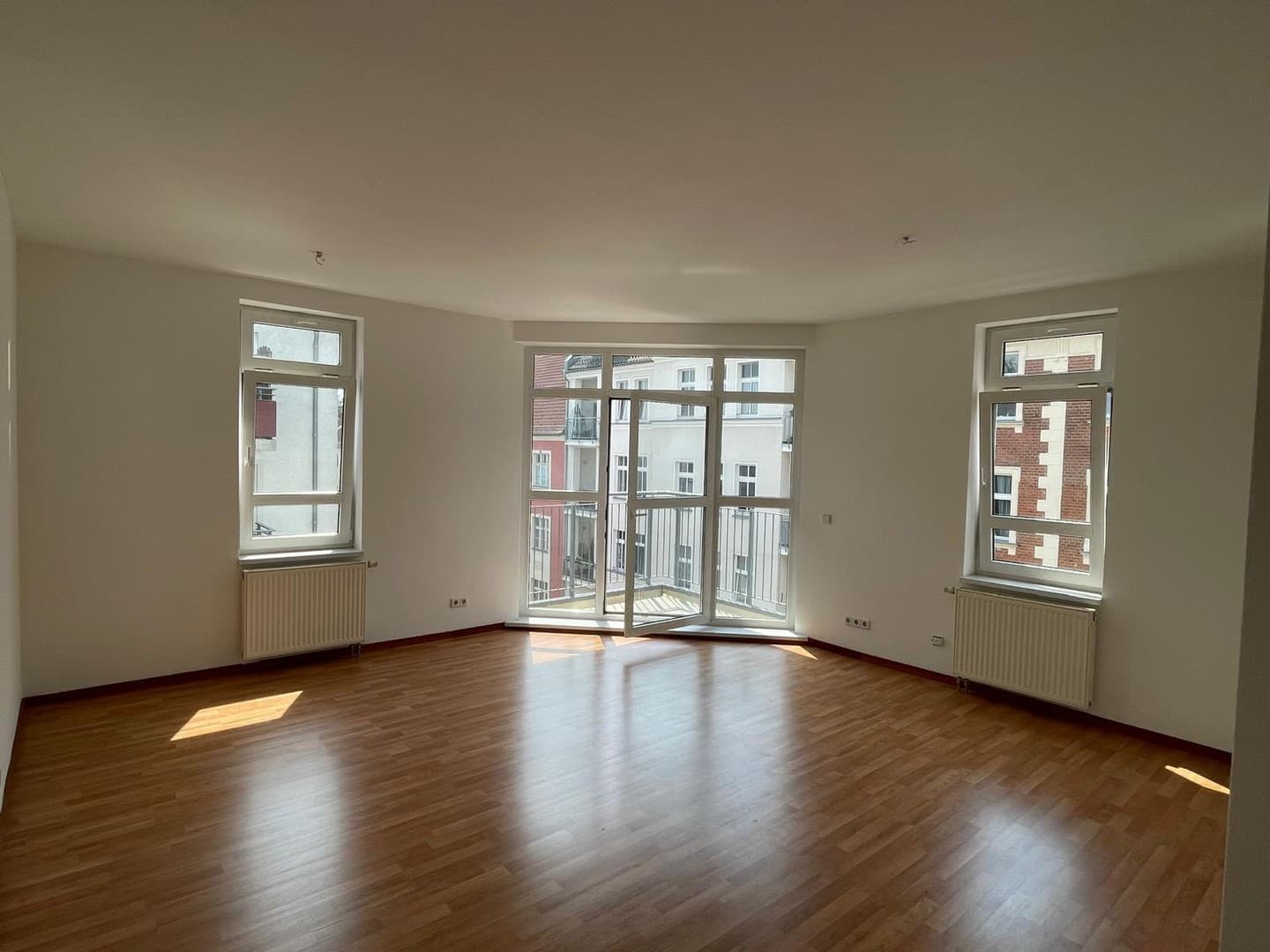 Großzügige 3-Zimmer-Eigentumswohnung mit Balkon ** provisionsfrei