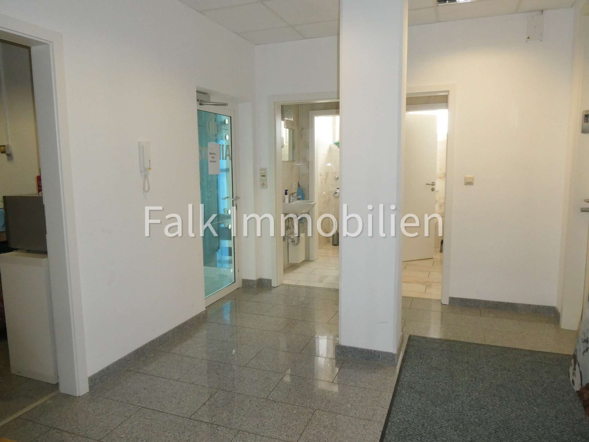***Der passende Raum für Ihr Gewerbe. Barrierefreie Büroräume im 2. Obergeschoss in Brühl***
