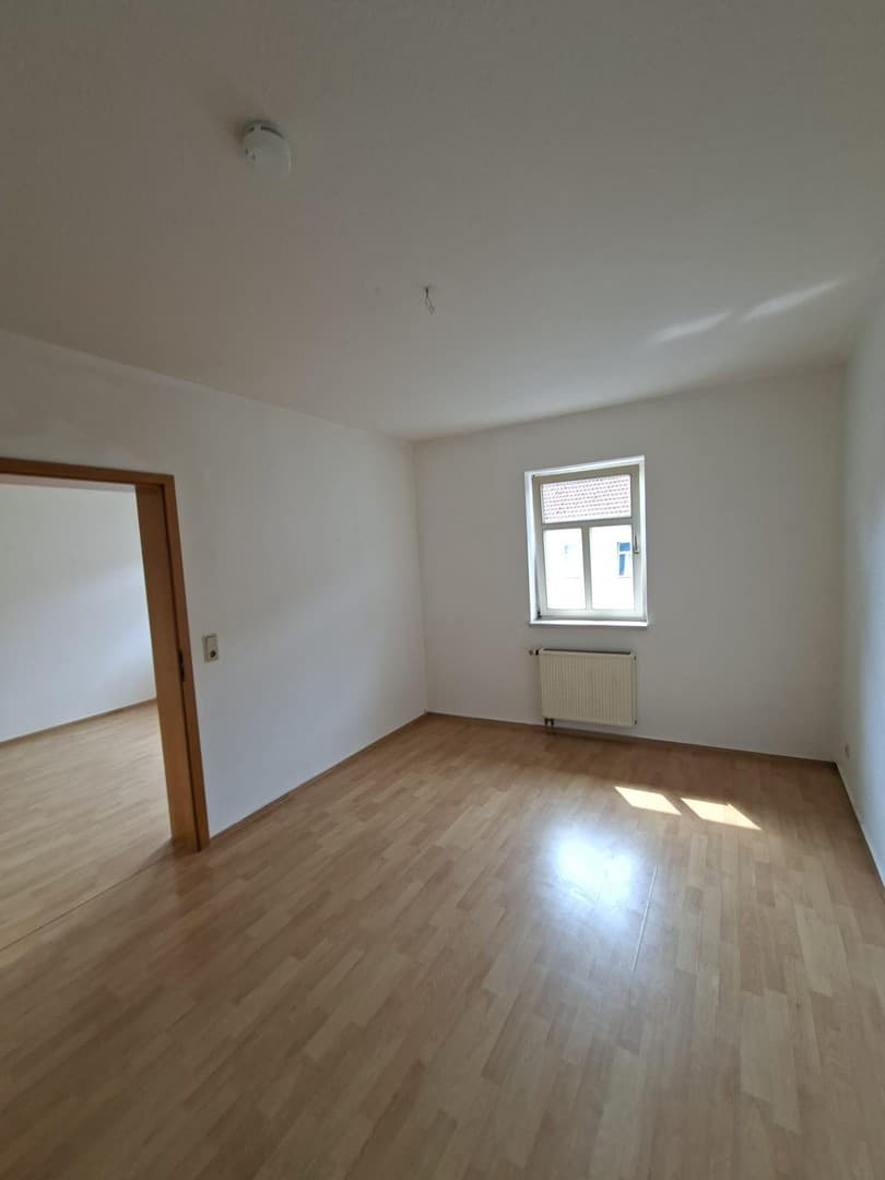 Komfortable 2-Zimmer-Wohnung mit Aufzug & Stellplatz – zentral gelegen