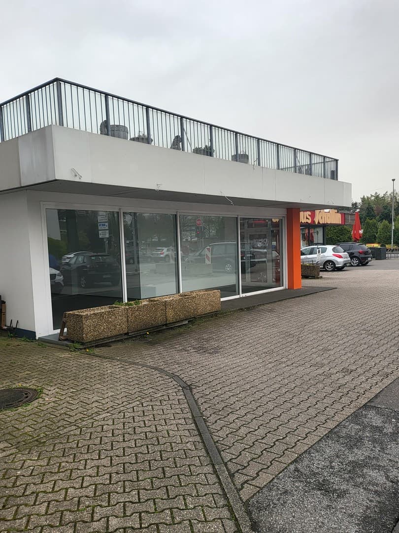 2 Einmalige Ladenlokale in stark frequentierter Lage mit ca. 280 m2 und 103 m2 Gewerbefläche