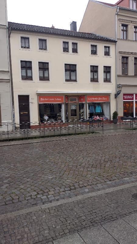 2 Wohn- und Geschäfshäuser für ein Preis in der historischen Innenstadt