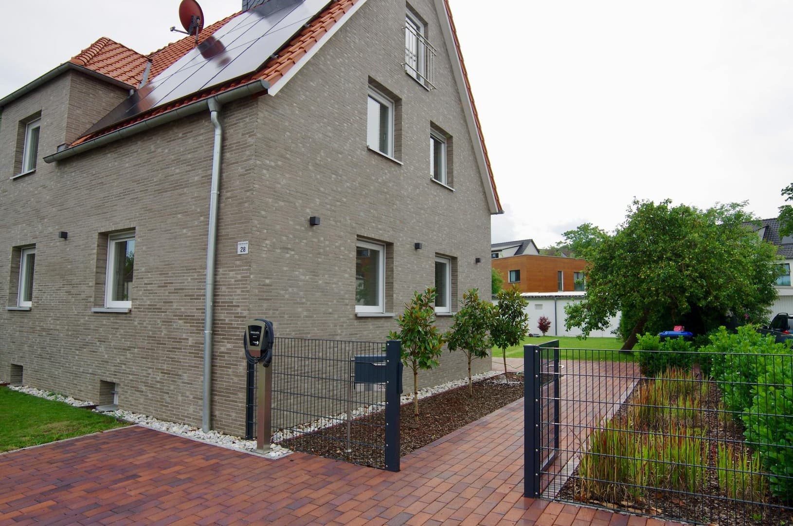 Traumhafte Doppelhaushälfte | Garten | Wallbox | klimatisiertes Dachstudio | 133 m2 | Köhlerberg