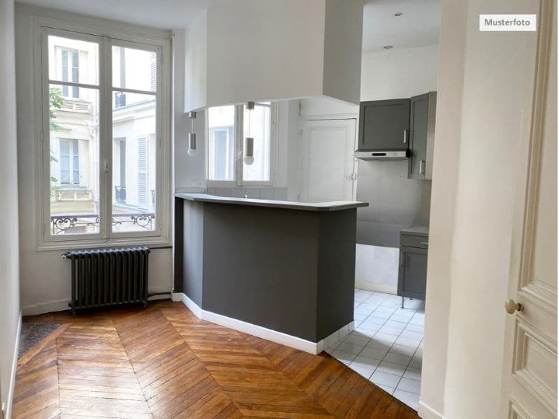 Etagenwohnung in 09113 Chemnitz, Luisenplatz