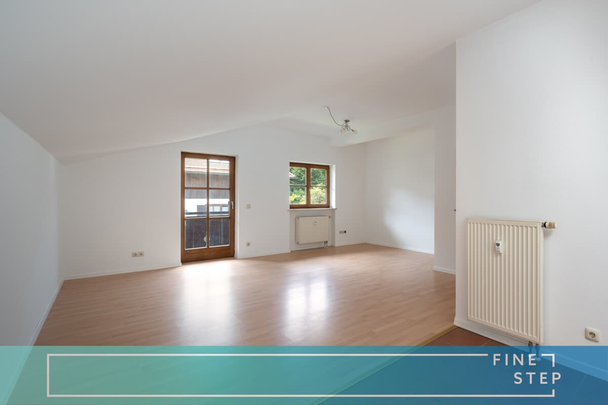 Ruhe, Natur und Möglichkeiten: Große Dachgeschosswohnung mit großem Balkon in Schleching