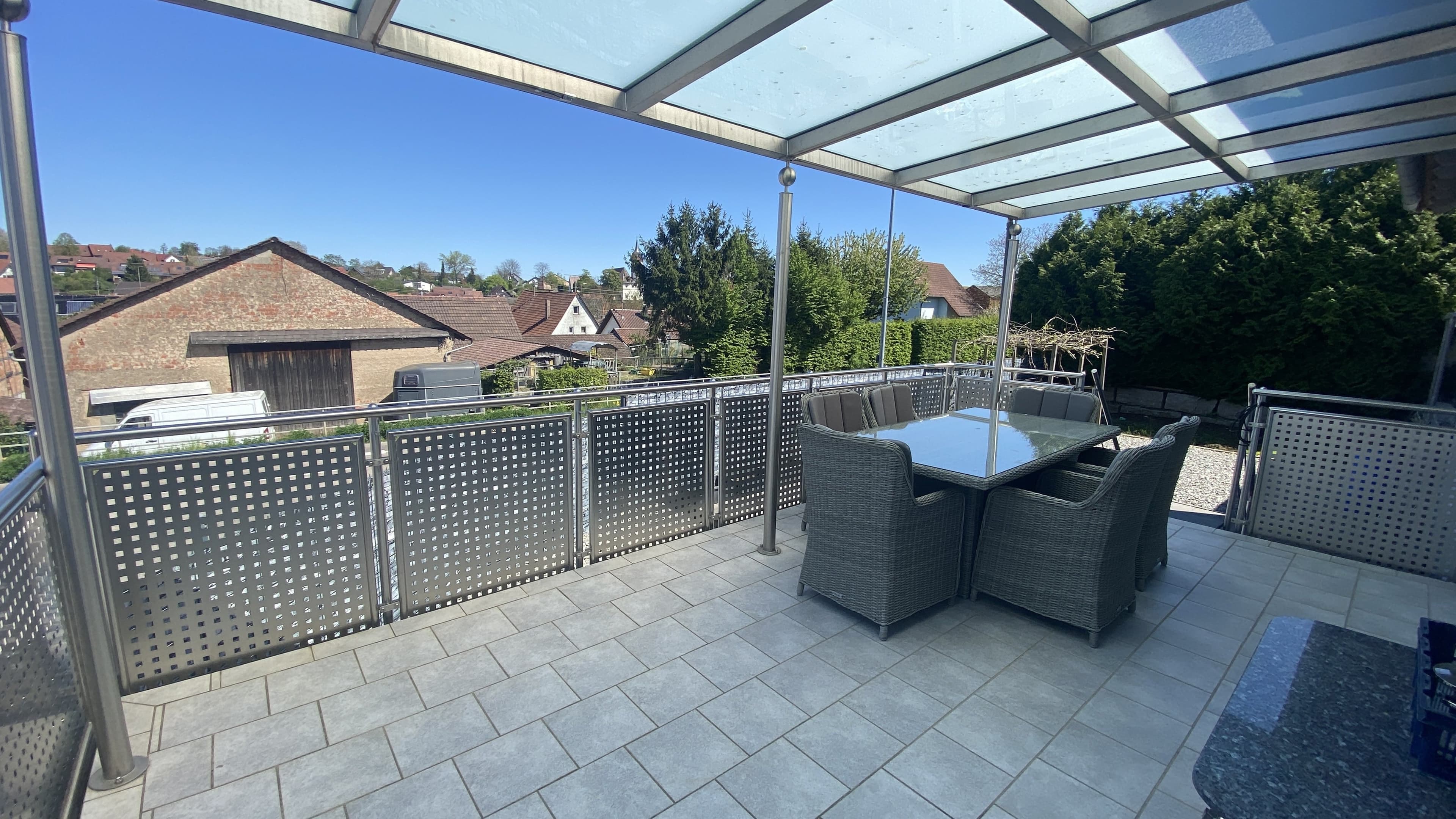 Großzügig Wohnen mit Einzelgarage und Garten