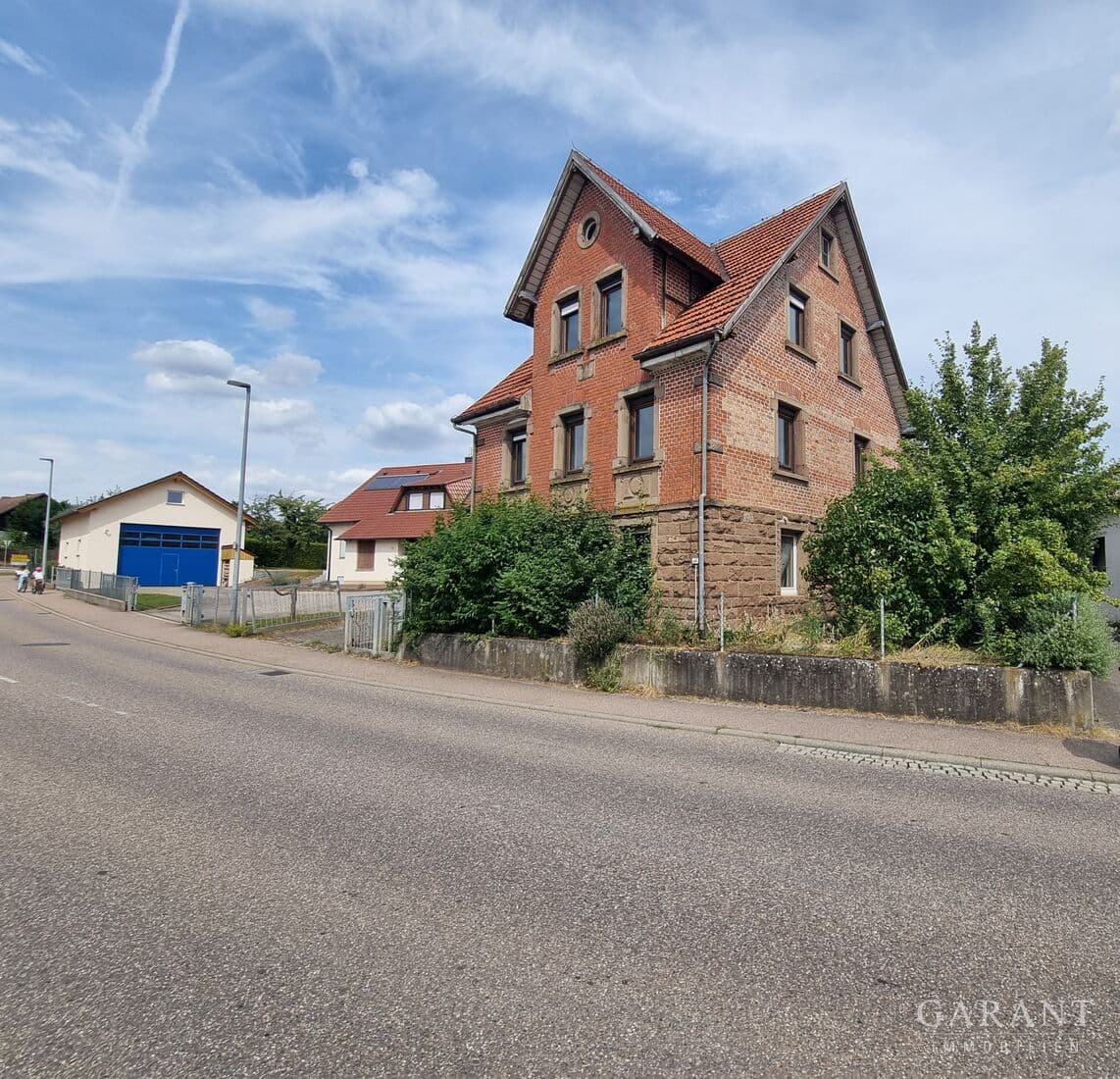 Charakterhaus mit Scheune und großem Grundstück - Raum für Ihre Wohnideen