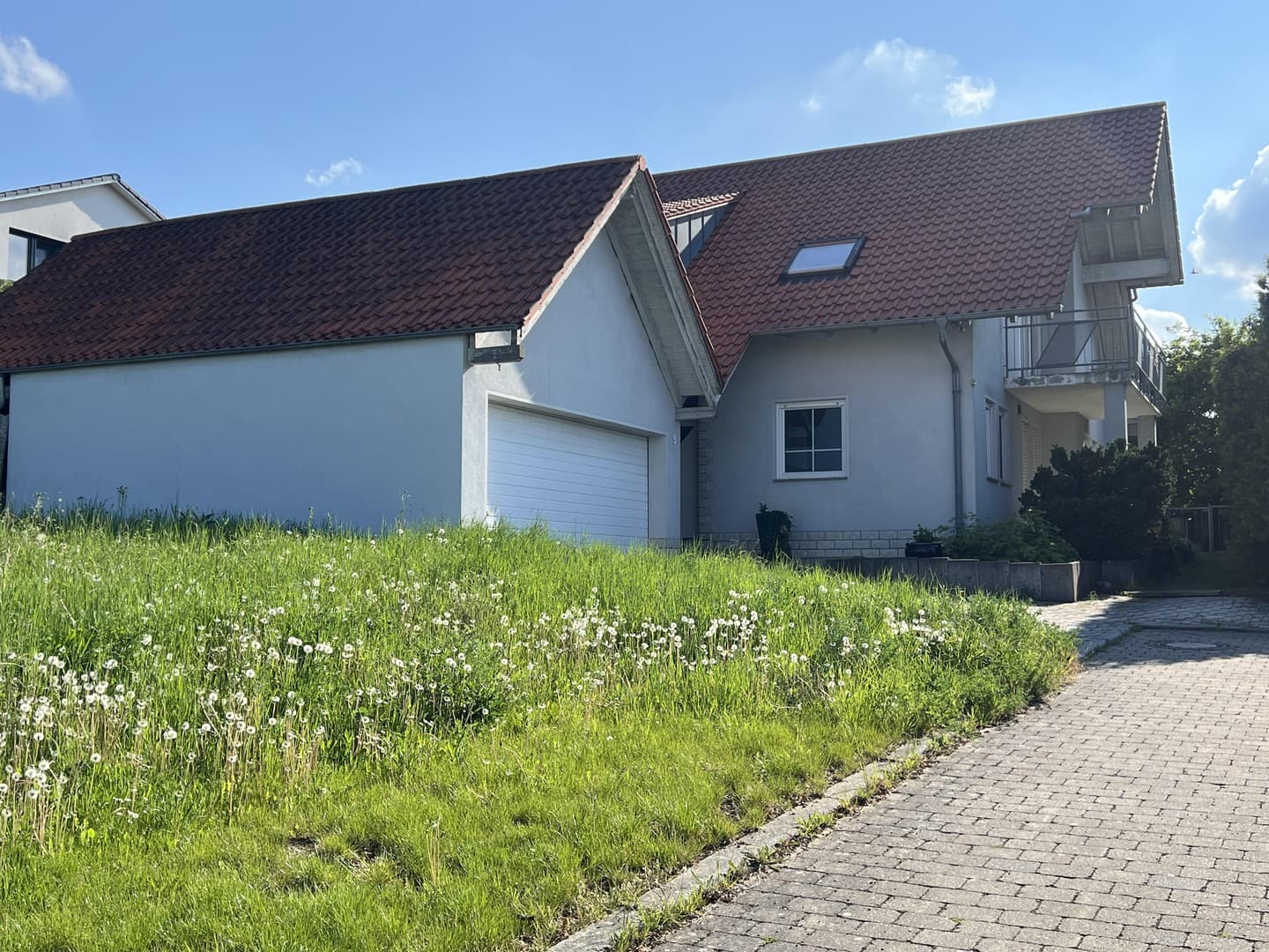Einfamilienwohnhaus mit Doppelgarage und großem Garten - Privatverkauf