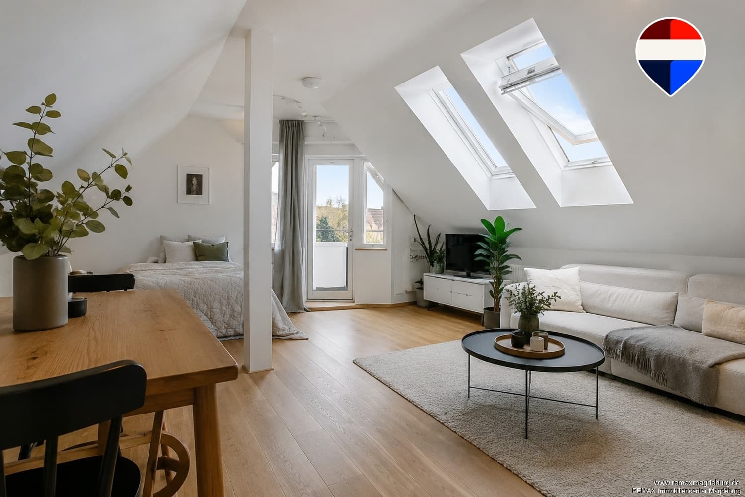 Renditestarke Kapitalanlage: Vermietete 1-Zimmer-DG-Wohnung mit Loggia
