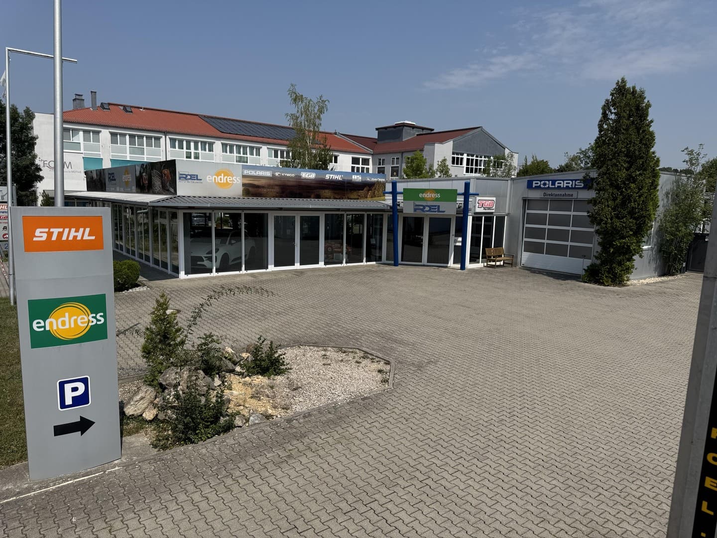 Werkstatt Ausstellung Lager mit exklusivem Betriebsleiter Wohnhaus