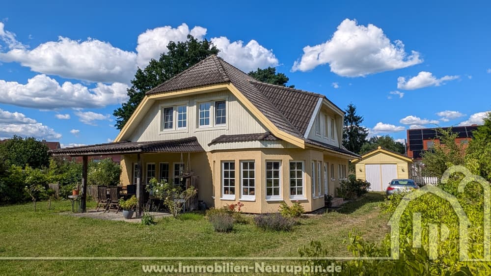 Schwedenhaus in Seenähe, 215 m² Wohnfläche auf großzügigem Grundstück in Neuruppin