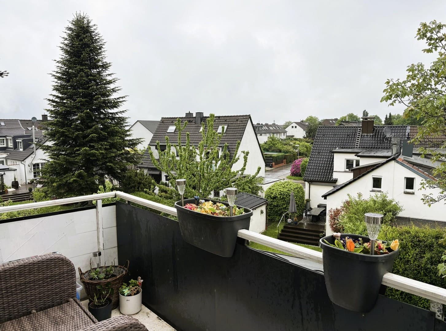 Kernsanierte, klimatisierte Dachgeschosswohnung- Südbalkon & 2-Einheiten-Potenzial in Essen-Haarzopf