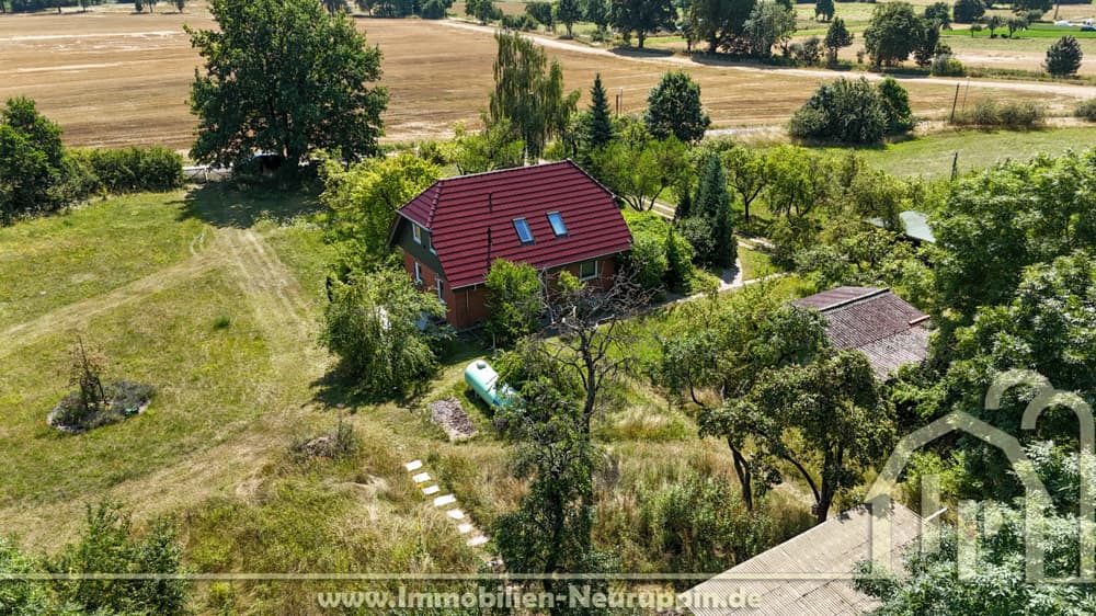 Traumhaftes Idyll am Dorfrand: Großzügiges Einfamilienhaus auf weitläufigem Naturgrundstück