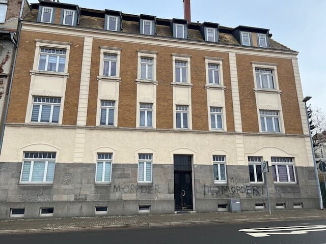 Im Speckgürtel von Leipzig !!!
Attraktiver Altbau mit guter Rendite !!!
Voll vermietet !!!