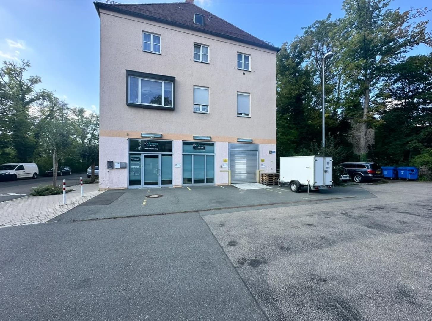 Büro-/Einzelhandelsfläche im Herzen von Neustadt/Aisch mit 3 Parkplätzen – ab 1.10.2026 verfügbar