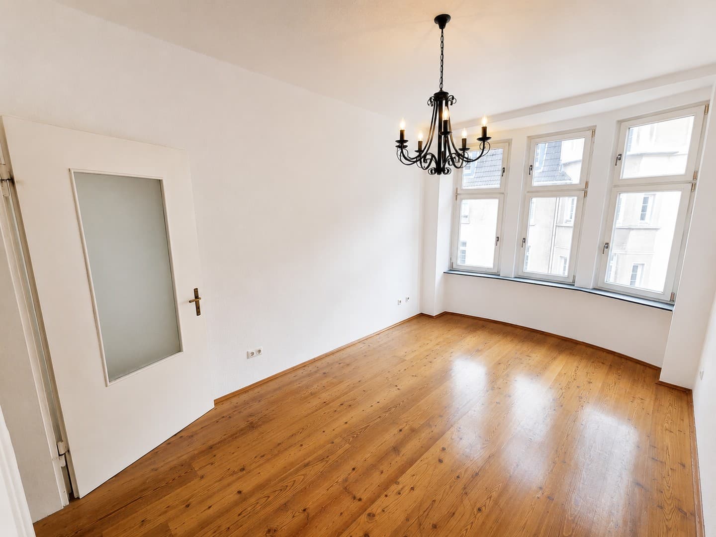 Frisch sanierte 3-Zimmer Altbauwohnung