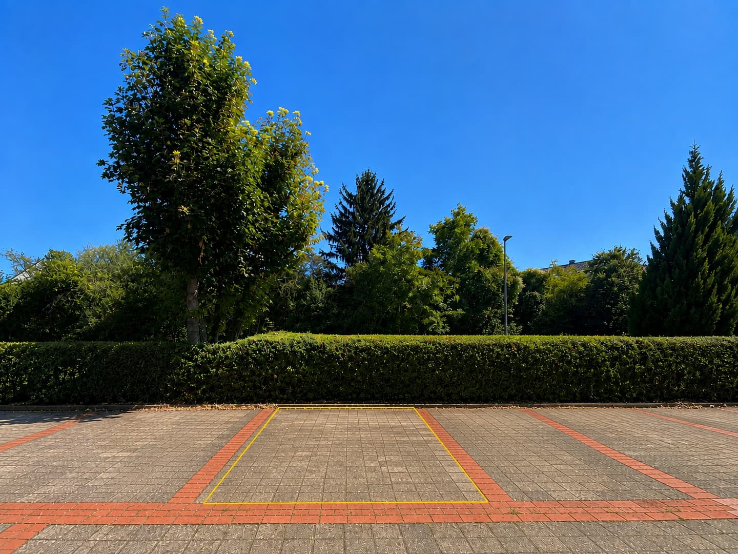 Stellplatz in Bahnhofsnähe zu vermieten