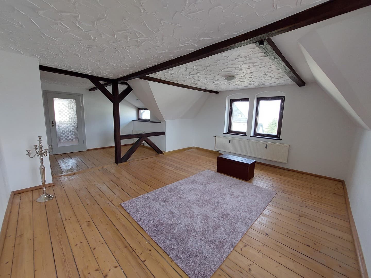 STILVOLLE VILLA - 3 Wohnungen – RENOVIERT - Heizung NEU