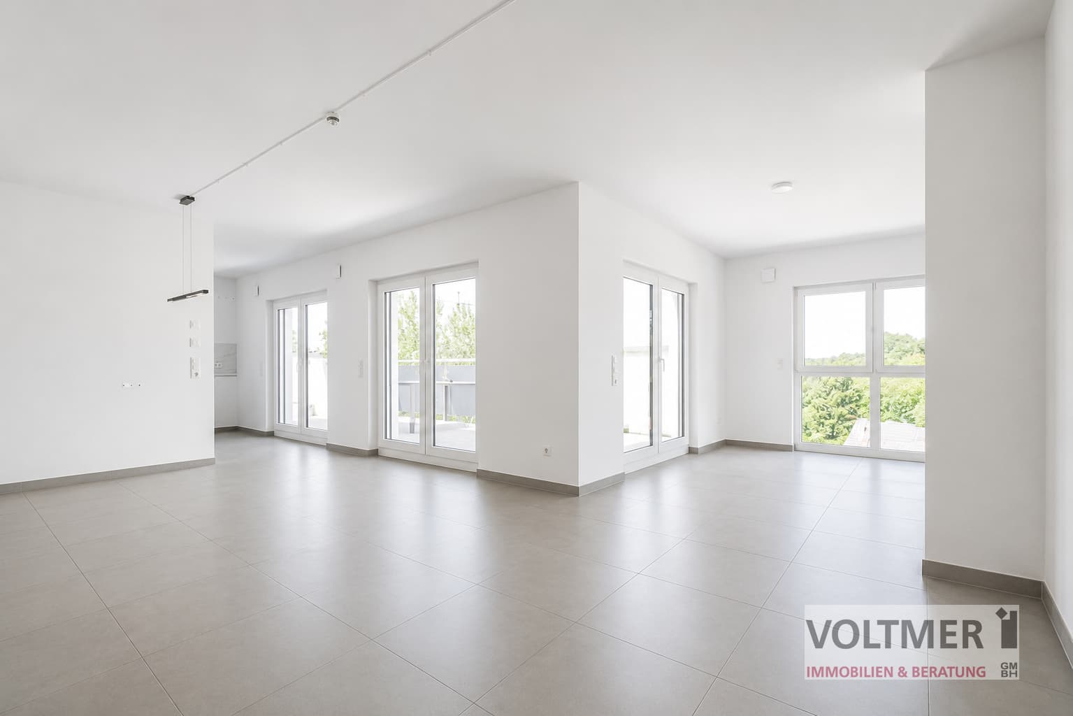 PENTHOUSE - energieeffiziente Eigentumswohnung mit Garage, Balkon und Fernblick in Neunkirchen!