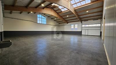 LAGERHALLE FÜR OLDTIMER / FAHRZEUGSAMMLUNG
