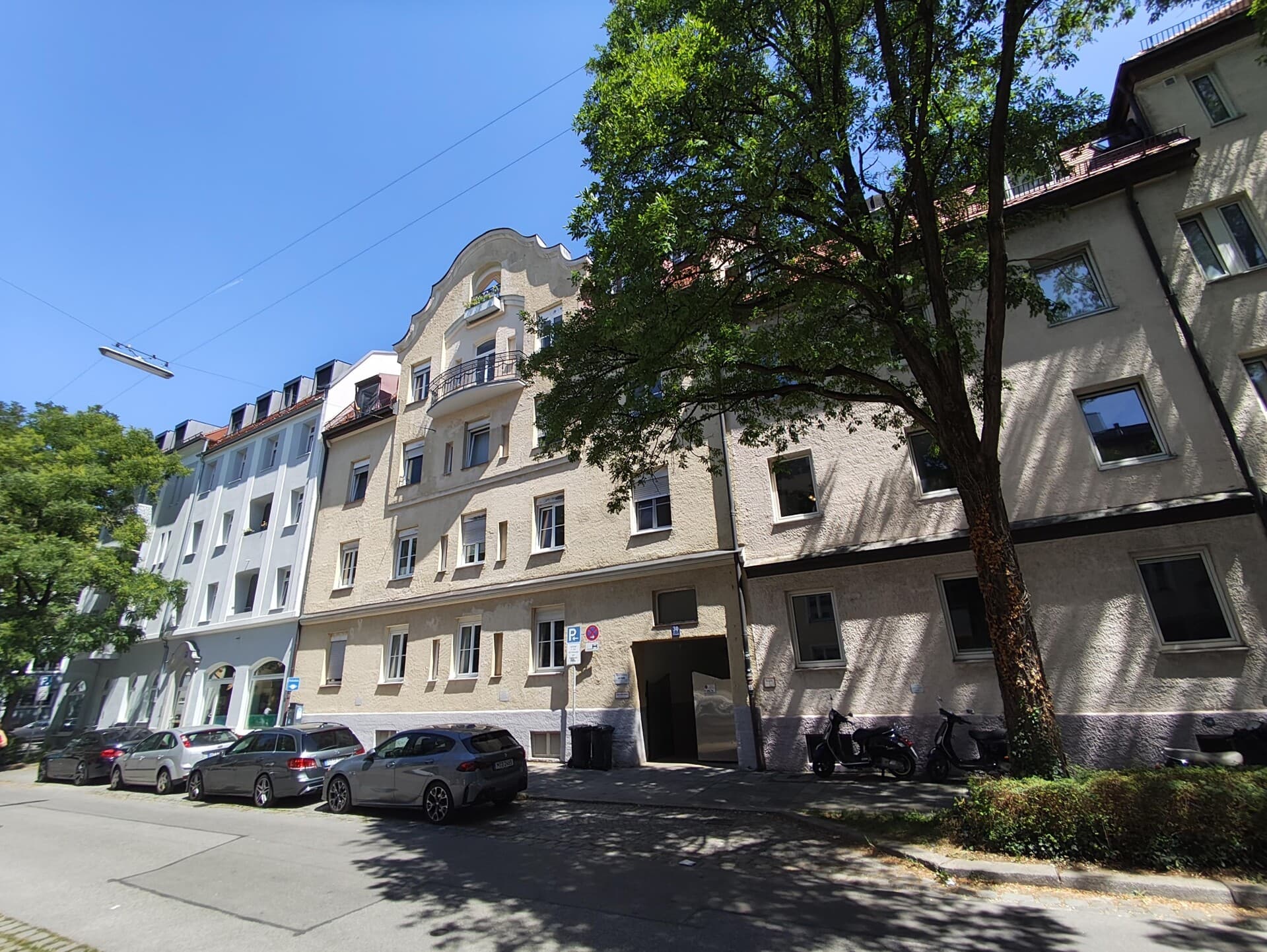 Altbauwohnung in Neuhausen, teilweise renovierungsbedürftig