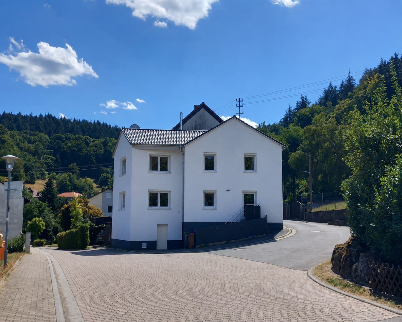 Kernsaniertes Einfamilienhaus mit Ausblick in ruhiger Lage