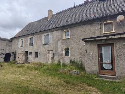 LÄNDLICHE IDYLLE MIT BAUERNHOF ALTBESTAND