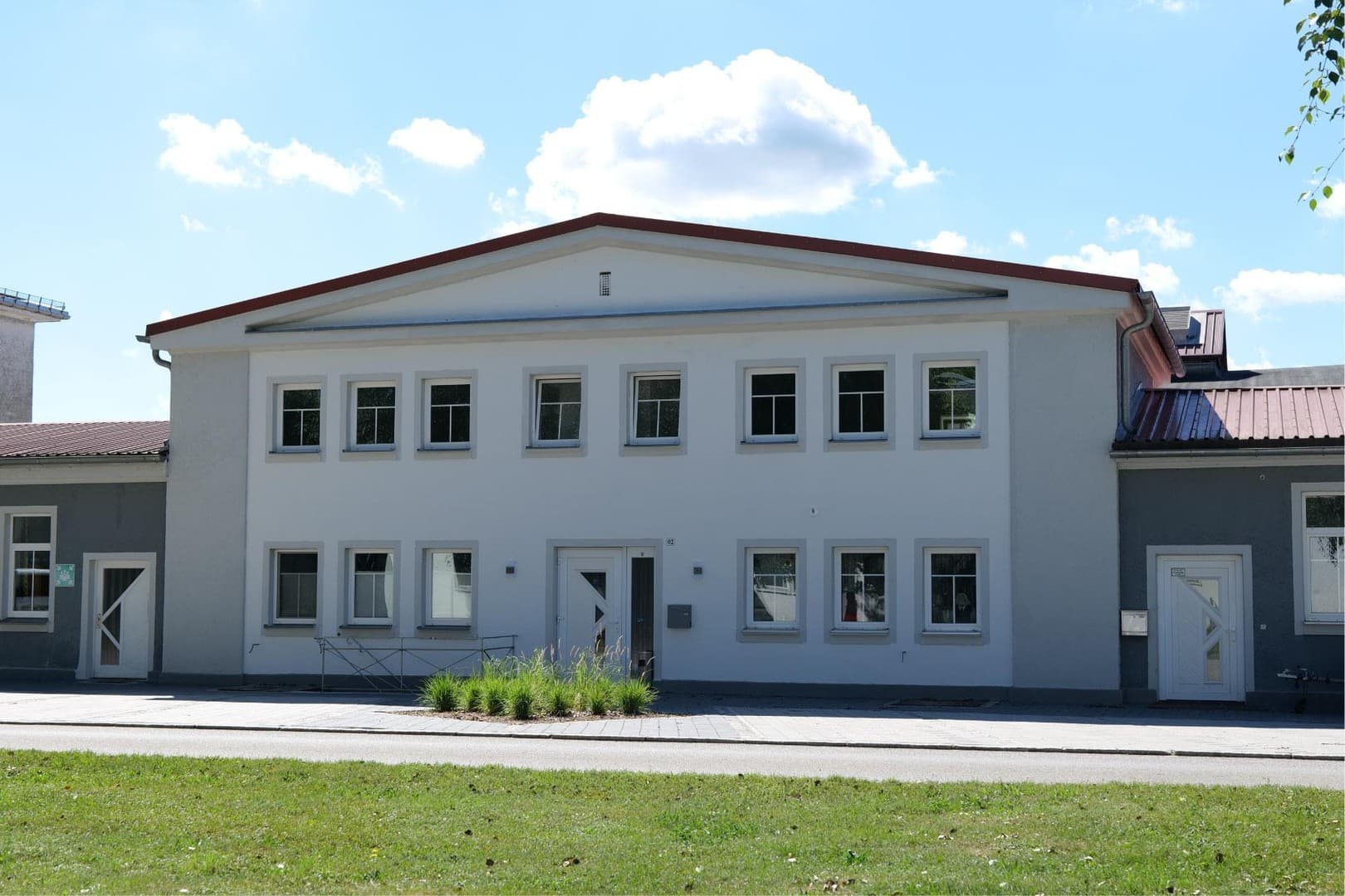 Großzügige Gewerbehalle für Lager, Produktion, Gewerbe