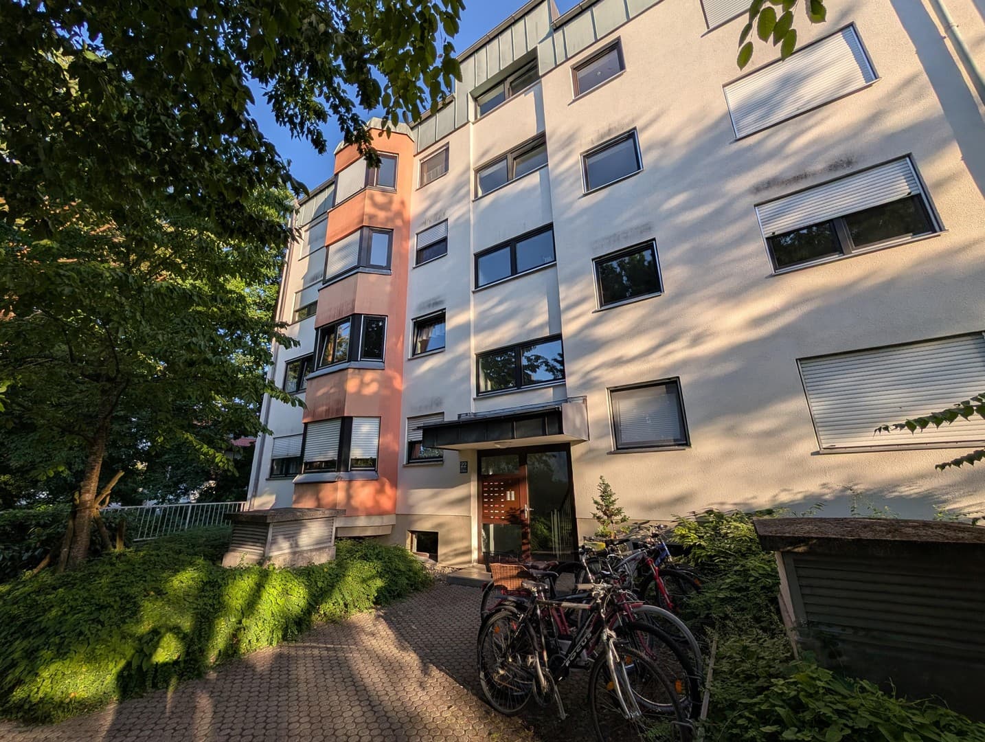 Ruhige 4-Zimmer-Wohnung, ohne Provision, von Privat, nahe Erholungsgebiet mit Südbalkon